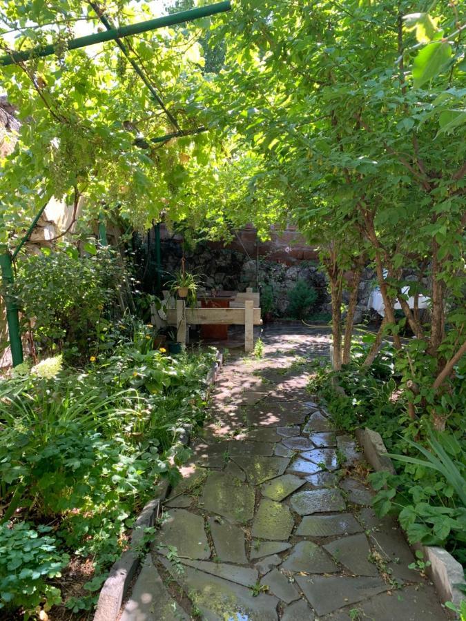 בית הארחה Karbi 	Guests House Qotukner מראה חיצוני תמונה